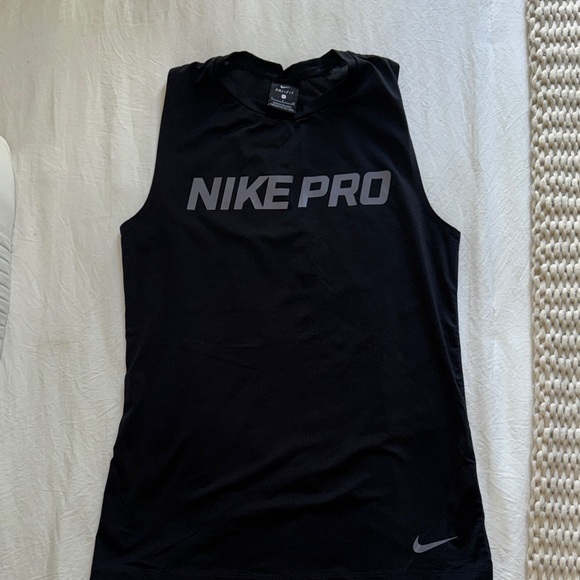Nike Pro Black Sleeveless Shirt - Picture 1 of 4